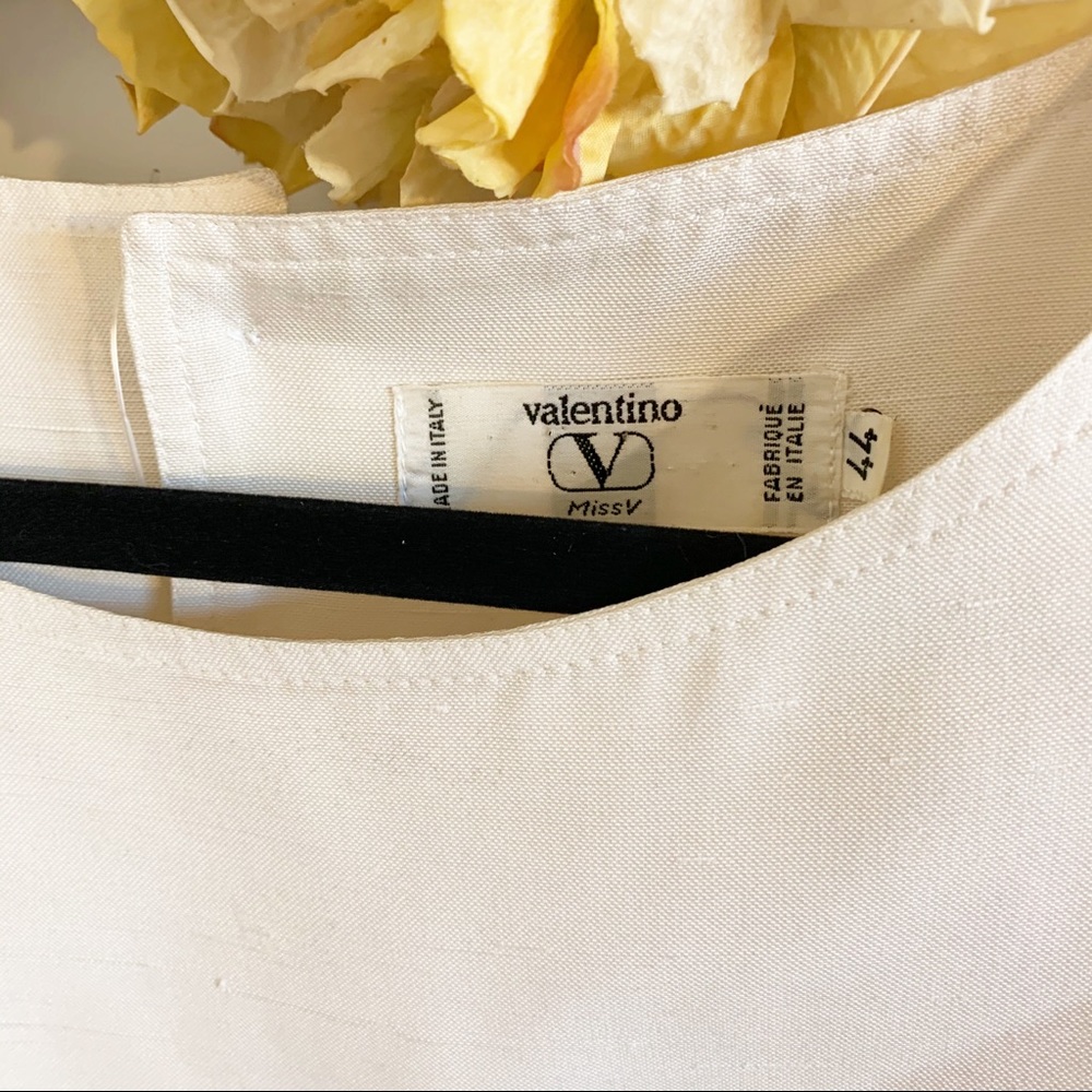 VALENTINO 100% Authentic linen Top! Size 8 Cream
